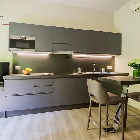 Carlina Palace By Varental Aparthotel 4*